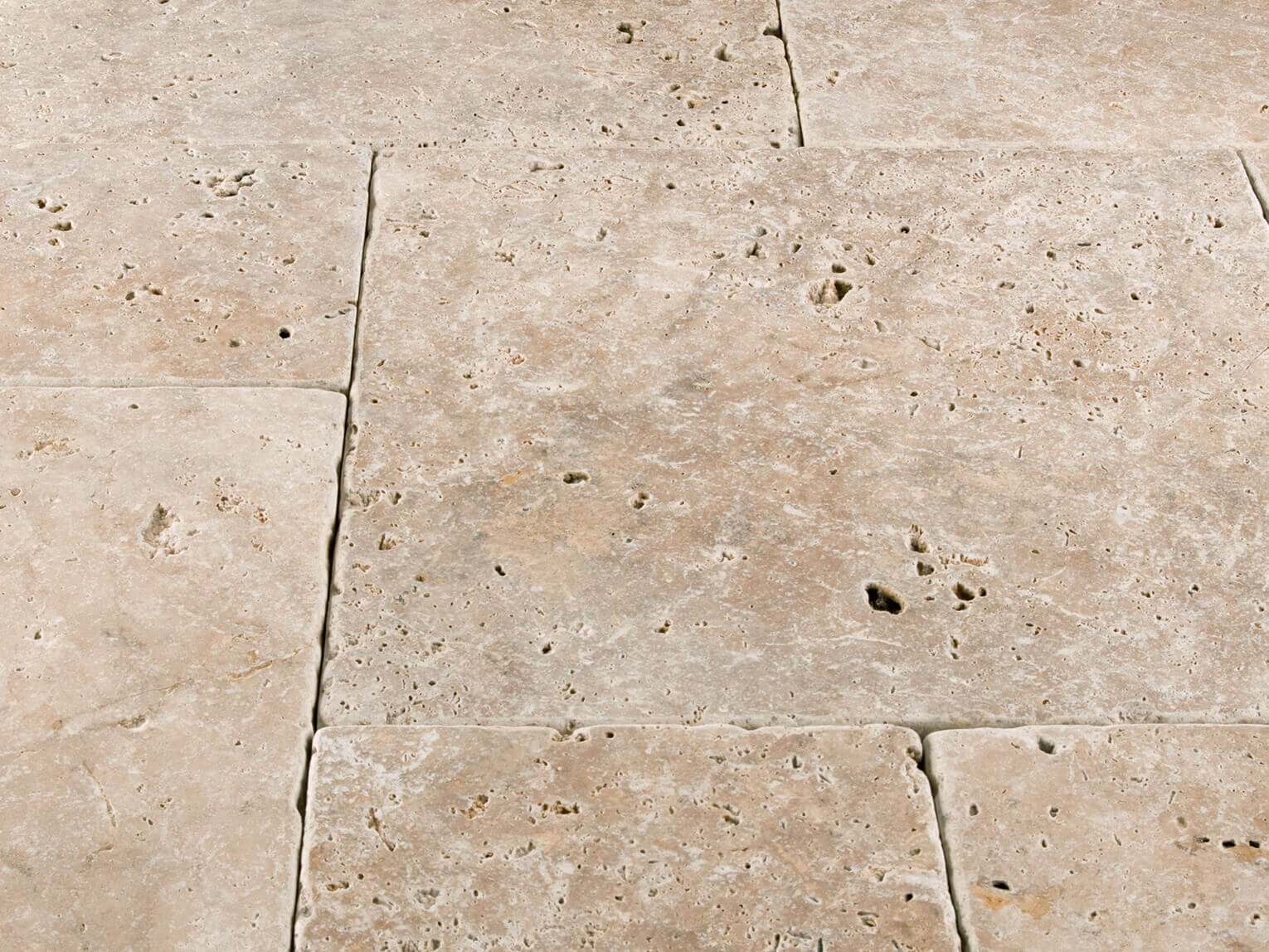 Dalle Medium, en travertin vieilli stonenaturelle — free download